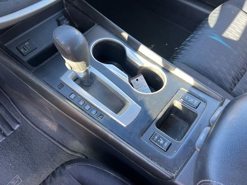 Used 2017 Nissan Altima 2.5 SV w/ Convenience Package image 16