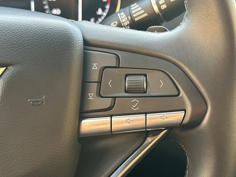 Used 2025 Cadillac XT6 Luxury image 34