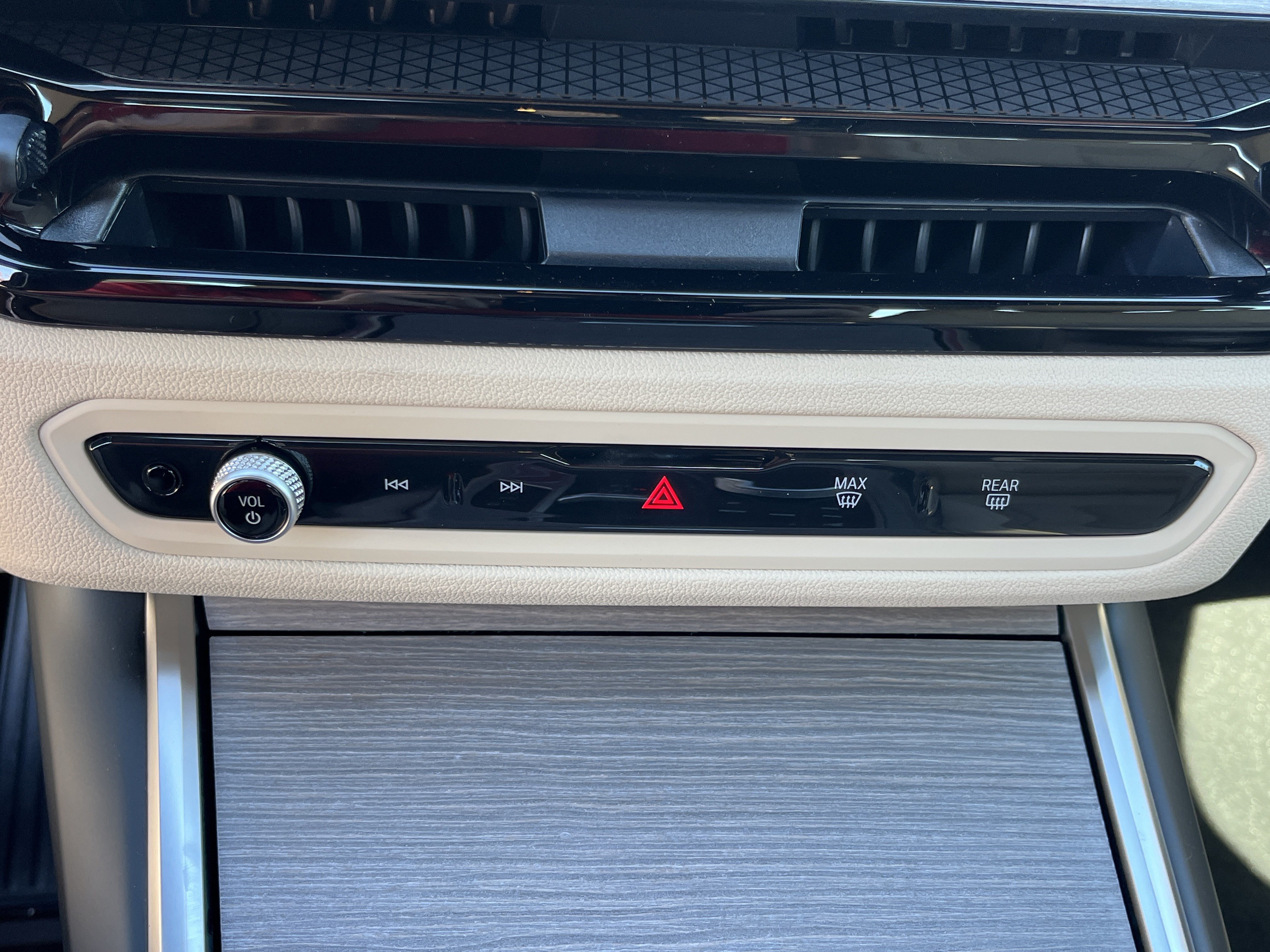 Certified 2026 BMW 330i Sedan w/ Premium Package RWD image 5