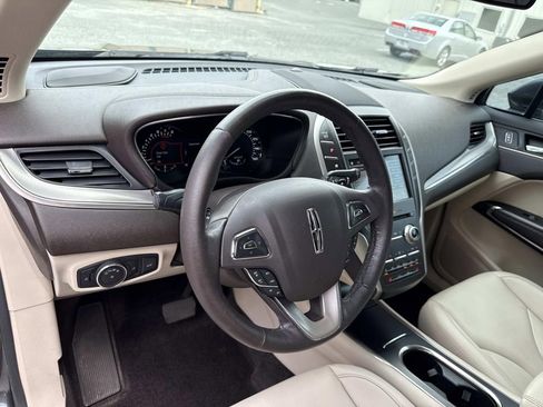 Used 2017 Lincoln MKC Premiere image 32