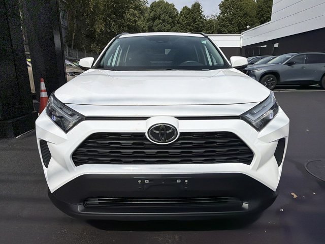 Used 2024 Toyota RAV4 XLE w/ Convenience Package AWD/4WD image 3