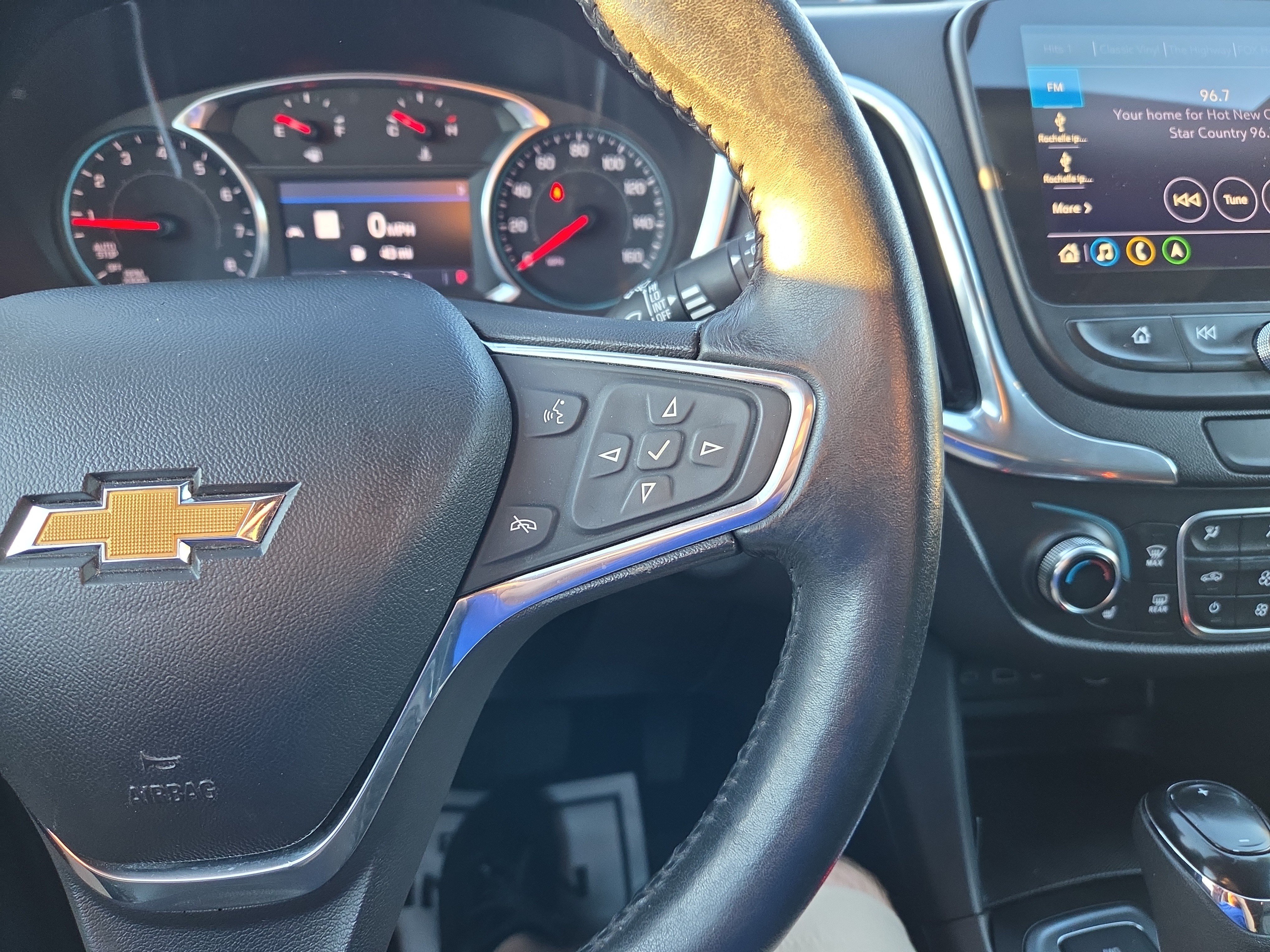 Used 2020 Chevrolet Equinox LT AWD/4WD image 19