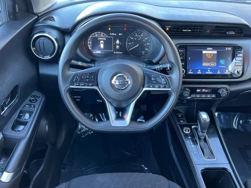 Used 2021 Nissan Kicks SV image 14