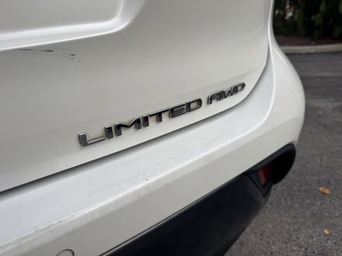 Used 2021 Toyota Highlander Limited image 9