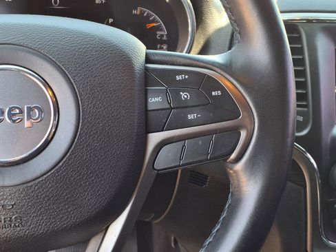 Used 2019 Jeep Grand Cherokee Laredo image 26