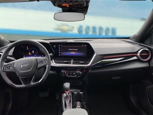 Used 2024 Chevrolet Trax RS w/ Sunroof Package image 15