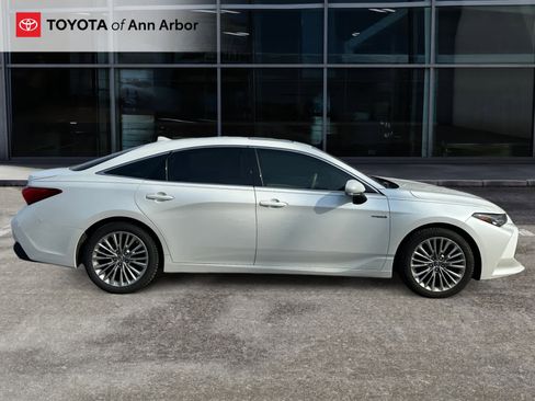 Used 2019 Toyota Avalon Limited w/ Advanced Safety Package image 4