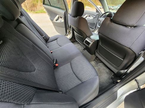 Used 2010 Toyota Camry SE image 6