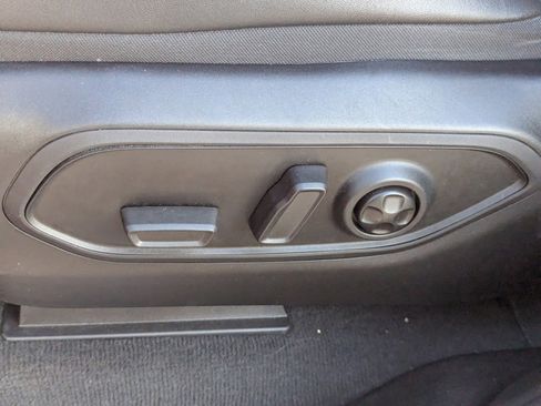 Used 2023 Jeep Grand Cherokee Overland image 24