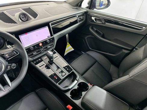 New 2025 Porsche Macan S image 25