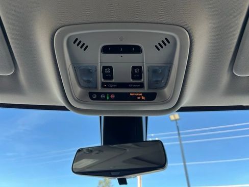 Used 2020 Chevrolet Traverse RS AWD/4WD image 15