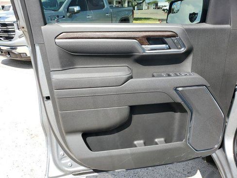 New 2025 GMC Sierra 1500 Elevation image 16