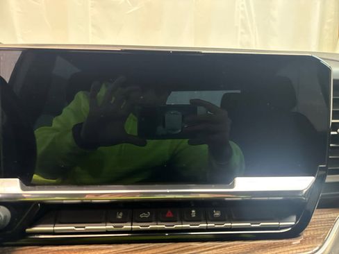 Certified 2025 Chevrolet Silverado 2500 LT w/ Convenience Package image 19