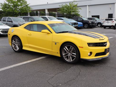 Used 2010 Chevrolet Camaro SS w/ LPO, Ground Effects Package RWD image 2