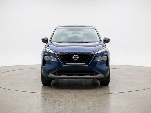Used 2025 Nissan Rogue SV FWD image 2