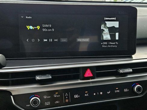 Certified 2024 Kia Sorento EX w/ Panoramic Sunroof Package FWD image 13