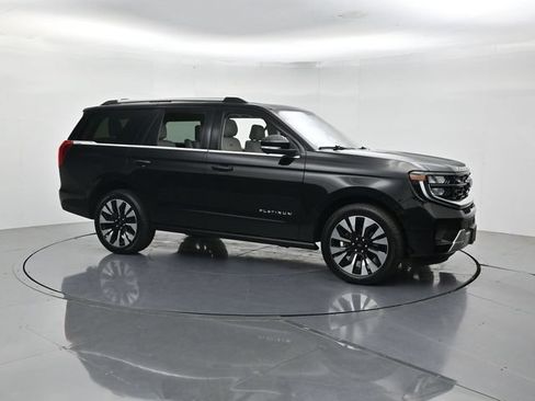 Certified 2025 Ford Expedition Platinum w/ Driver's Package AWD/4WD image 3