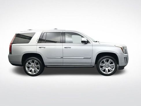 Used 2019 Cadillac Escalade Premium Luxury image 3