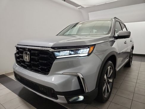 Used 2023 Honda Pilot Elite image 2