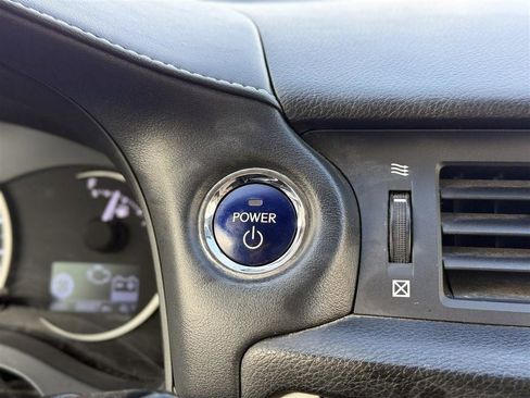 Used 2016 Lexus CT 200h image 24