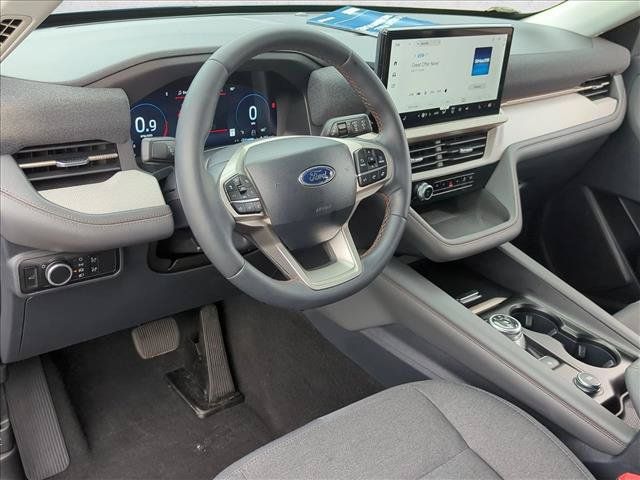 Used 2025 Ford Explorer Active RWD image 10