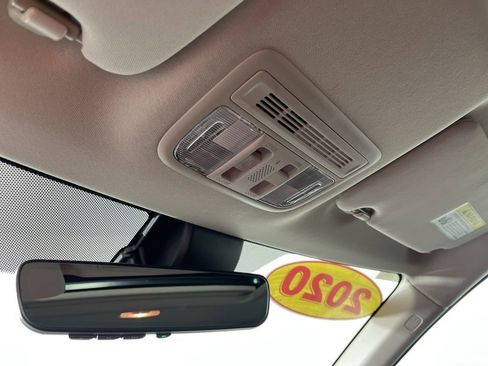 Used 2020 Honda HR-V Touring image 25