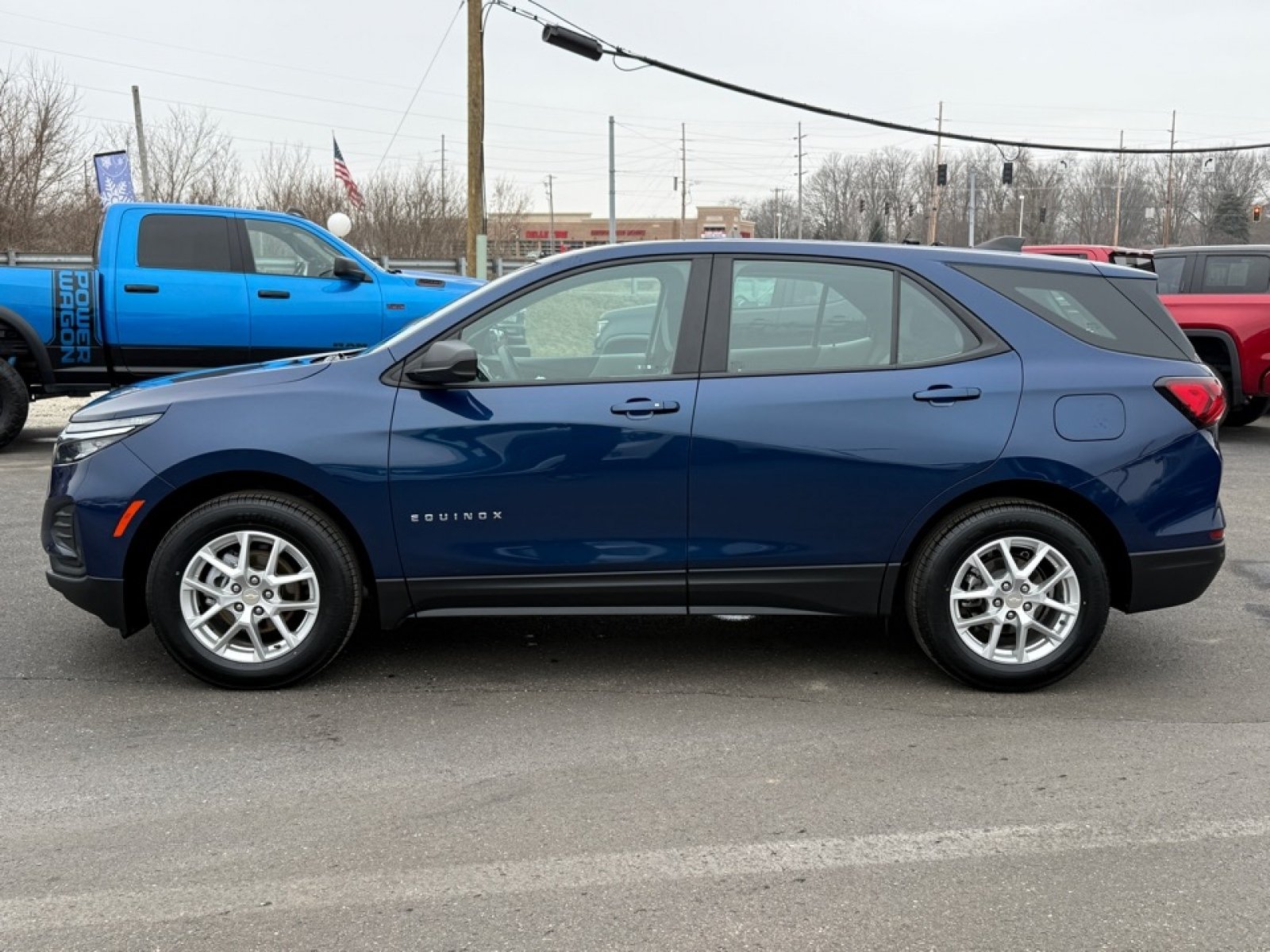 Used 2023 Chevrolet Equinox LS AWD/4WD image 5