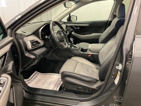 Used 2025 Subaru Outback Limited AWD/4WD image 4