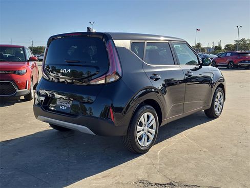 Certified 2024 Kia Soul LX image 8