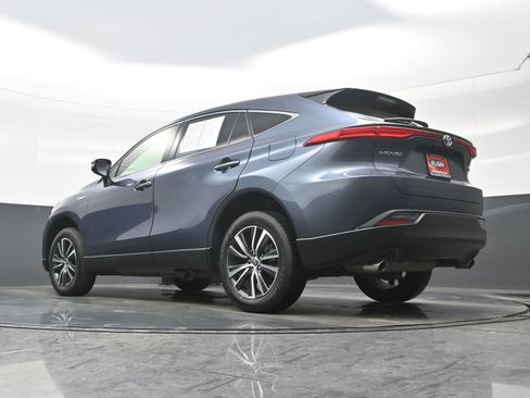 Used 2021 Toyota Venza LE image 30