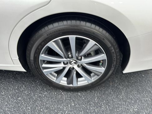 Certified 2021 Lexus ES 350 w/ Accessory Package image 34