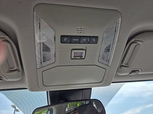 Used 2025 Toyota RAV4 XLE FWD image 20