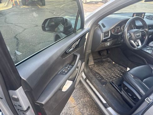 Used 2018 Audi Q7 3.0T Premium Plus AWD/4WD image 3