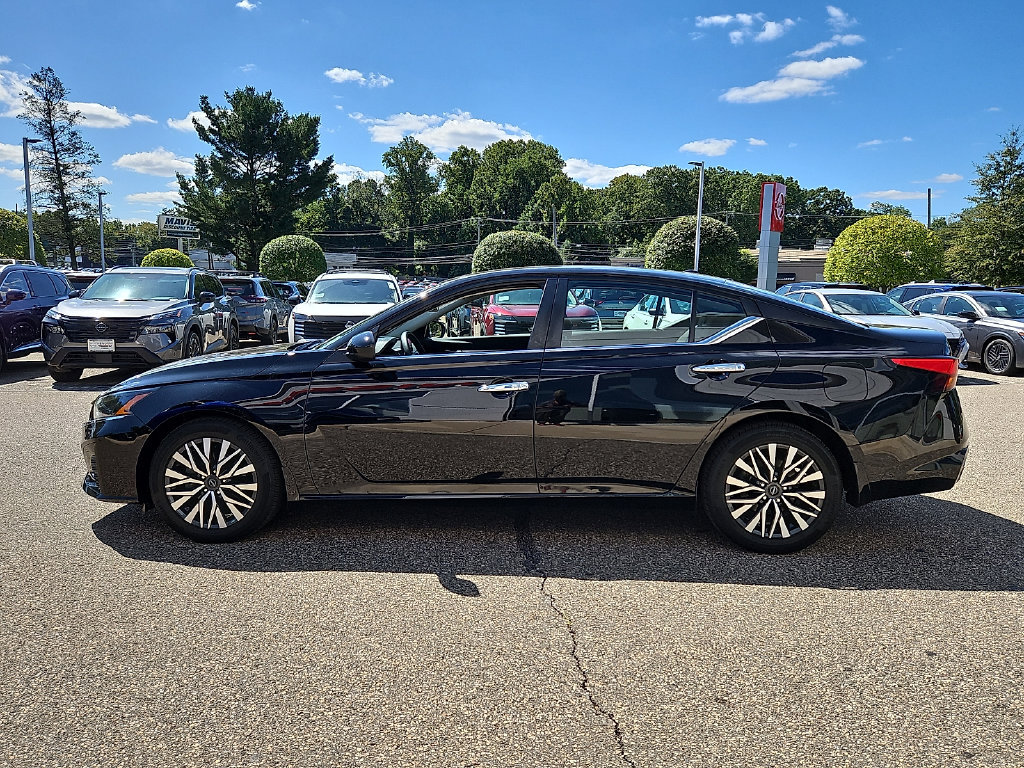 Certified 2023 Nissan Altima 2.5 SV FWD image 5