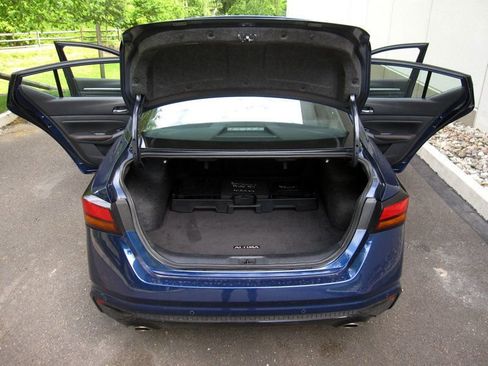 Used 2024 Nissan Altima 2.5 SR FWD image 28