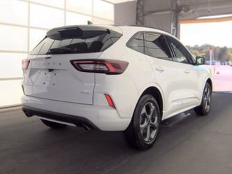 Used 2023 Ford Escape ST-Line w/ Tech Pack #1 AWD/4WD image 5