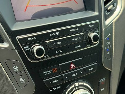 Used 2018 Hyundai Santa Fe Sport FWD image 24