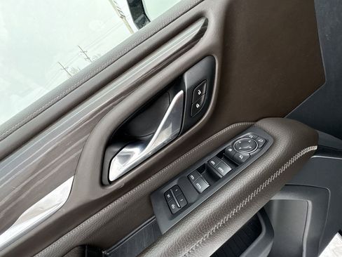 Used 2021 GMC Yukon Denali w/ Advanced Technology Package image 23