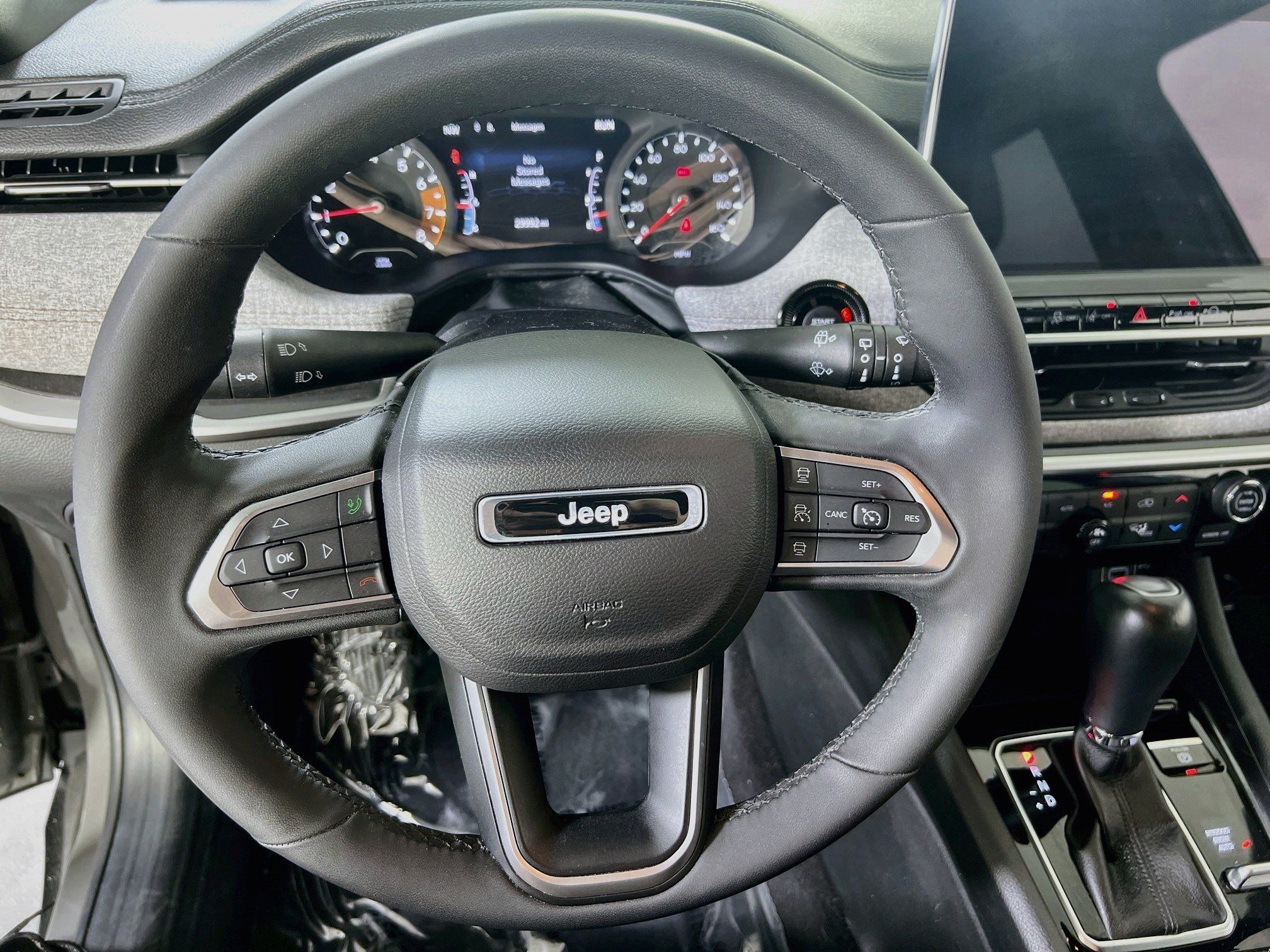 Used 2023 Jeep Compass Latitude AWD/4WD image 11