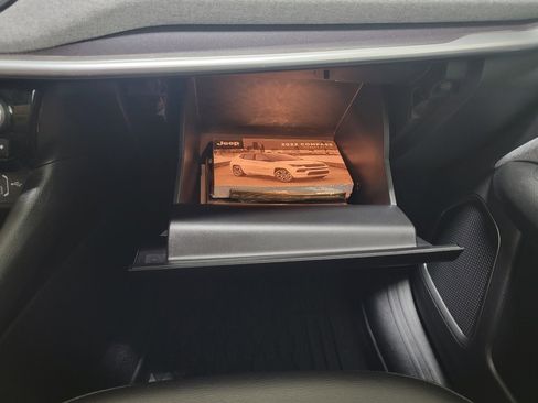 Used 2022 Jeep Compass Latitude image 28