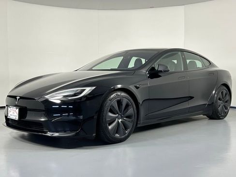 Used 2021 Tesla Model S Plaid image 4