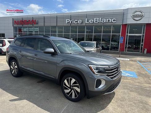 Used 2025 Volkswagen Atlas SE FWD image 1