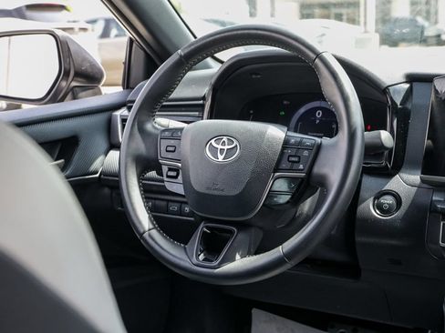 Used 2025 Toyota Camry SE FWD image 26