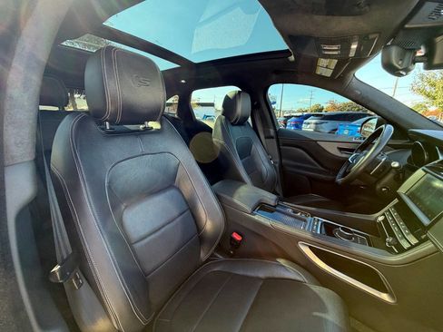 Used 2020 Jaguar F-PACE S image 12