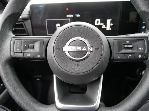 Certified 2025 Nissan Kicks SV w/ Illumination Package image 25