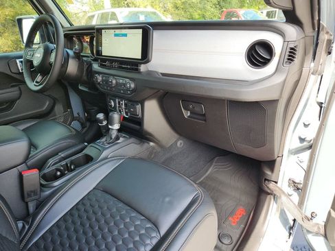 Certified 2026 Jeep Wrangler Unlimited Sport AWD/4WD image 10