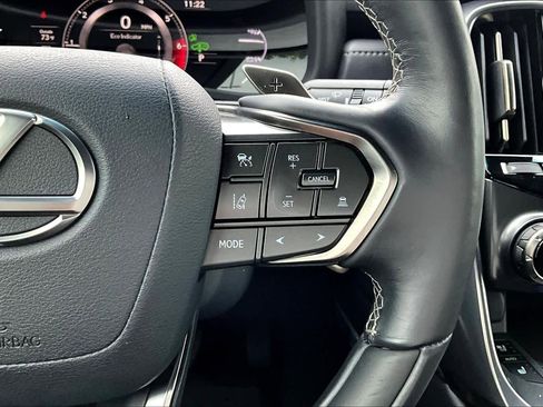 Used 2024 Lexus LX 600 4WD w/ Luxury Package image 23