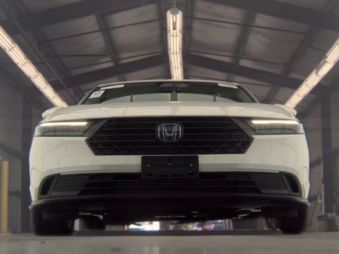 Used 2023 Honda Accord LX image 4