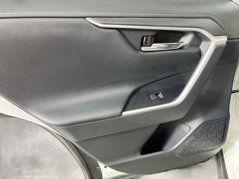 Used 2021 Toyota RAV4 Limited AWD/4WD image 28