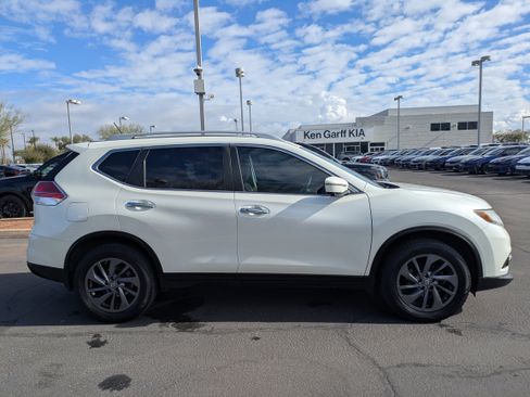 Used 2016 Nissan Rogue SL w/ SL Premium Package image 6
